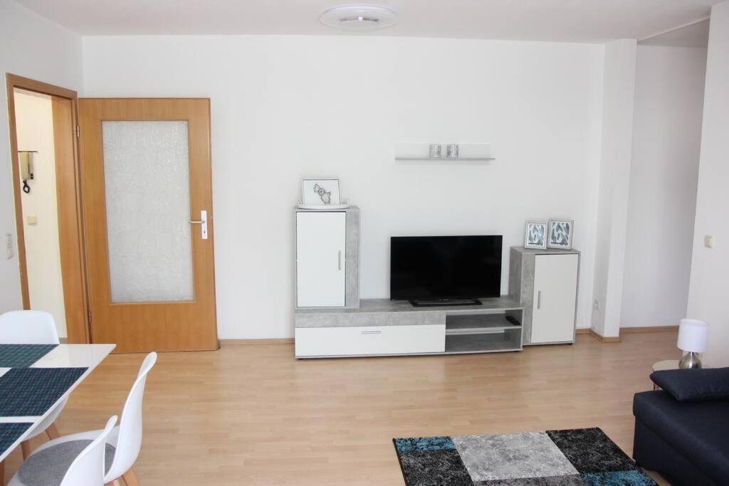 Appartement Mit Balkon *