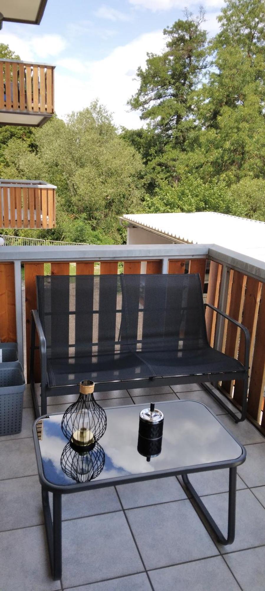 Appartement Mit Balkon *
