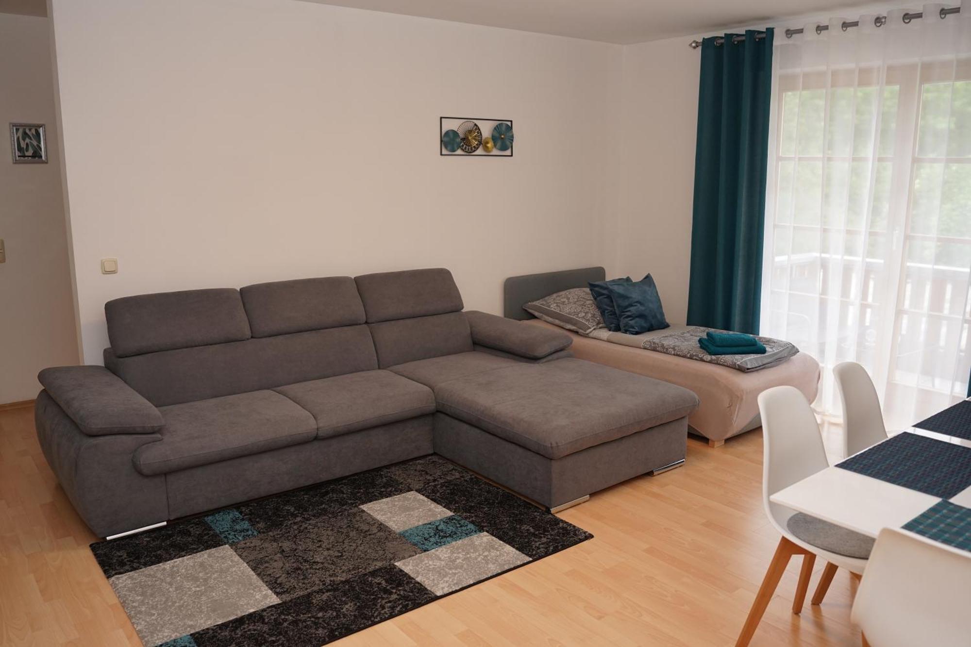 Appartement Mit Balkon